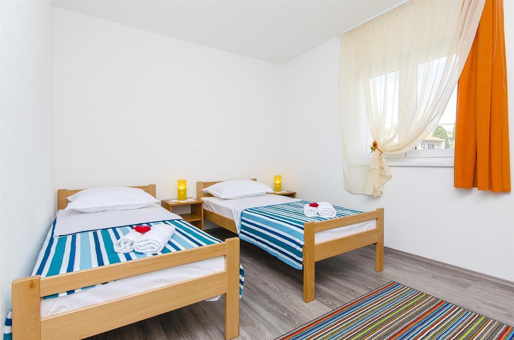 Apartments Branka โตรกีร์ ภายนอก รูปภาพ
