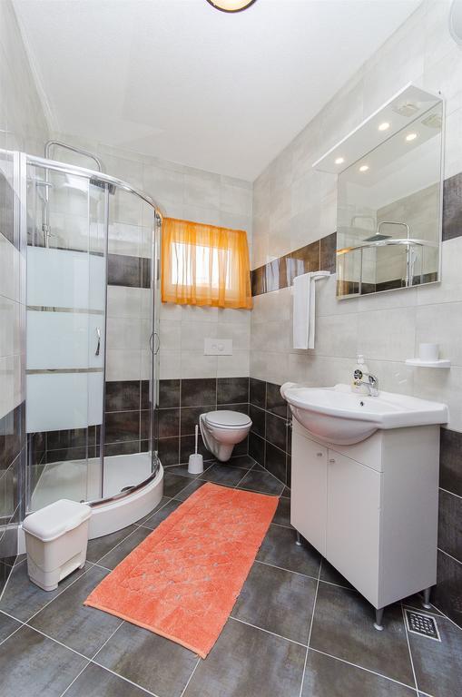 Apartments Branka โตรกีร์ ภายนอก รูปภาพ